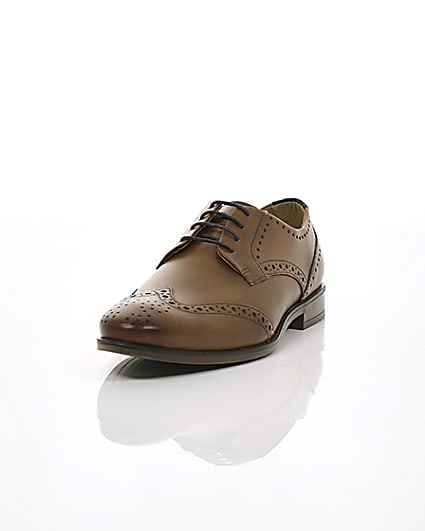 360 degree animation of product Mid brown wide fit leather lace-up brogues frame-1