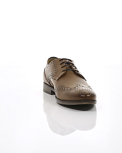 360 degree animation of product Mid brown wide fit leather lace-up brogues frame-4