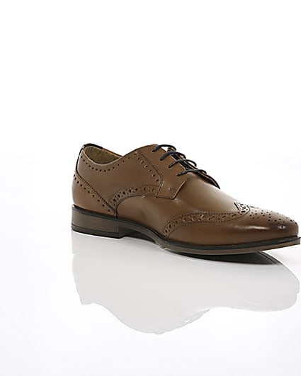 360 degree animation of product Mid brown wide fit leather lace-up brogues frame-6