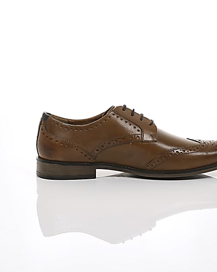 360 degree animation of product Mid brown wide fit leather lace-up brogues frame-9