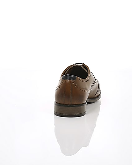 360 degree animation of product Mid brown wide fit leather lace-up brogues frame-14