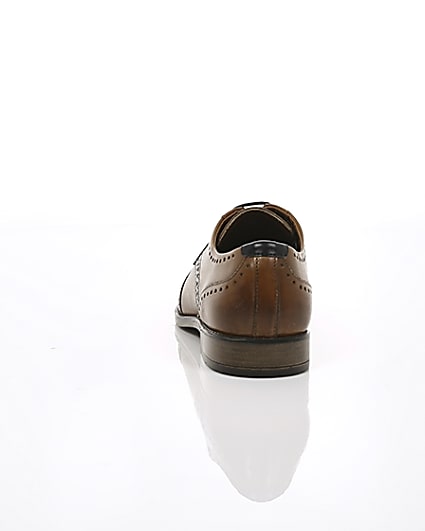 360 degree animation of product Mid brown wide fit leather lace-up brogues frame-15
