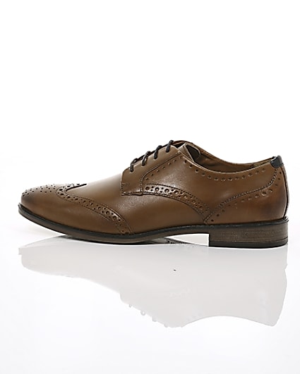 360 degree animation of product Mid brown wide fit leather lace-up brogues frame-20