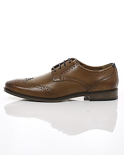 360 degree animation of product Mid brown wide fit leather lace-up brogues frame-21