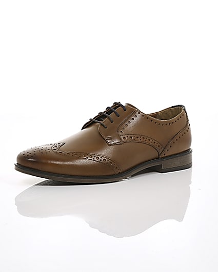 360 degree animation of product Mid brown wide fit leather lace-up brogues frame-23