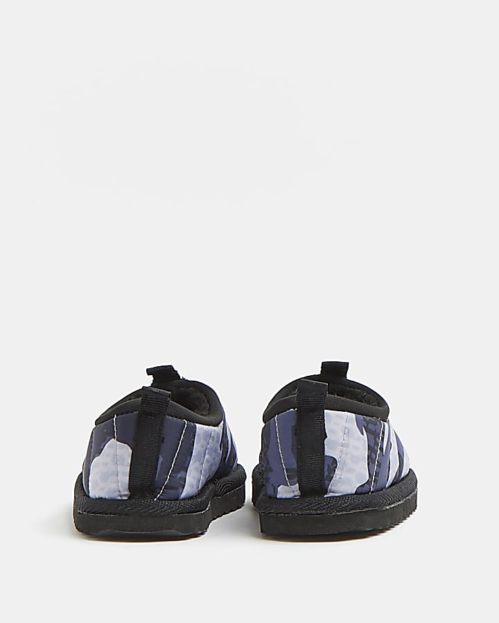 Mini boys black camo print slippers