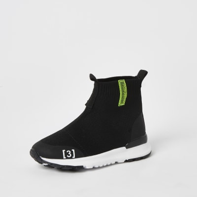 boys black trainers