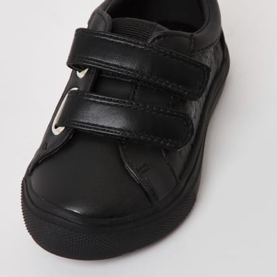 boys black trainers