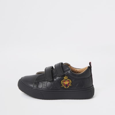 boys black trainers