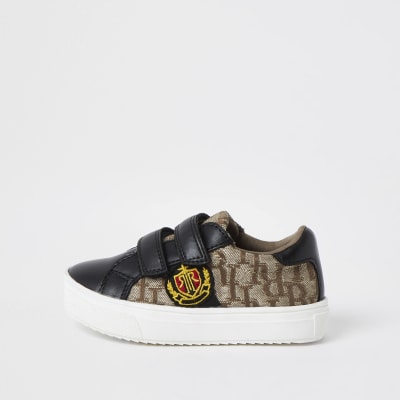 river island boys trainers