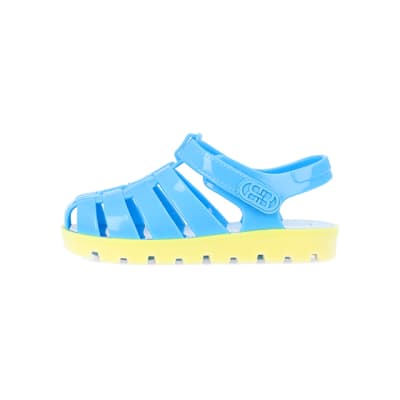 360 degree animation of product Mini boys blue rubber velcro jelly sandals frame-3