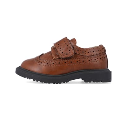 360 degree animation of product Mini boys brown brogue shoes frame-3
