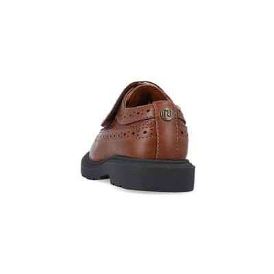 360 degree animation of product Mini boys brown brogue shoes frame-8