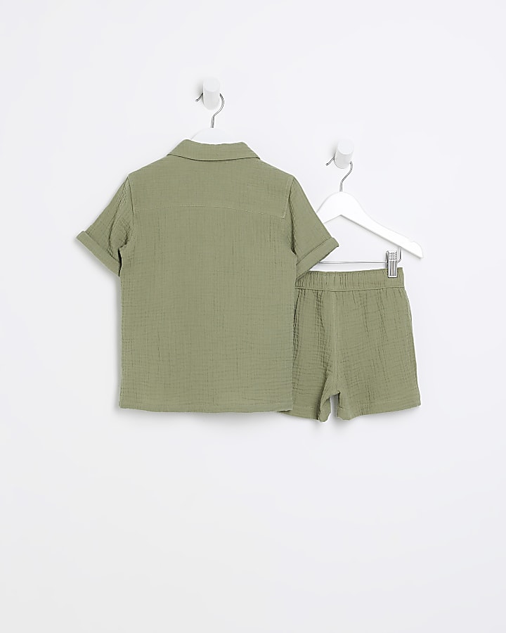 Mini boys green textured shirt and shorts set