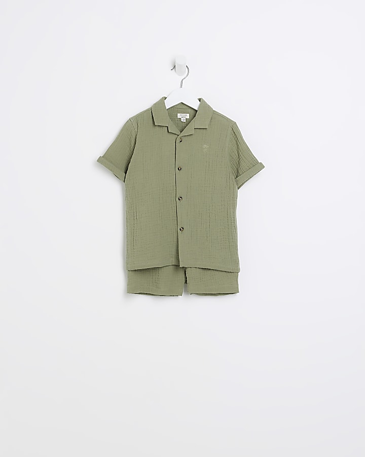 Mini boys green textured shirt and shorts set