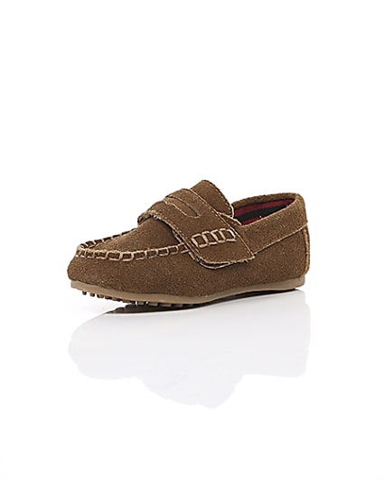 360 degree animation of product Mini boys light brown velcro loafers frame-0