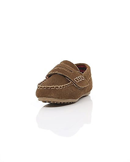 360 degree animation of product Mini boys light brown velcro loafers frame-2
