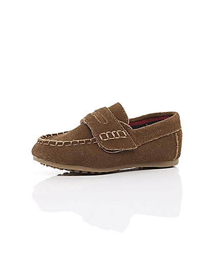 360 degree animation of product Mini boys light brown velcro loafers frame-23