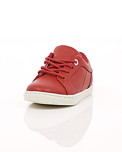 360 degree animation of product Mini boys red faux leather trainers frame-2