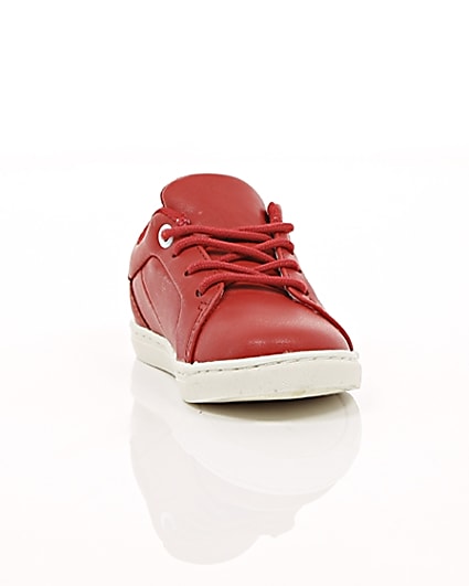 360 degree animation of product Mini boys red faux leather trainers frame-5