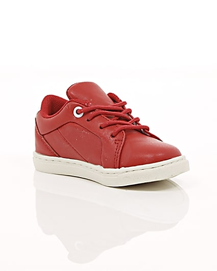360 degree animation of product Mini boys red faux leather trainers frame-7