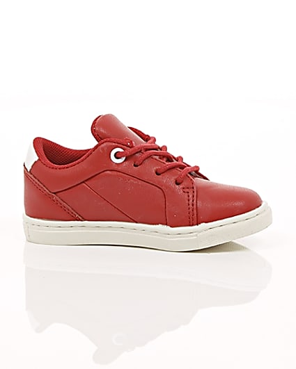 360 degree animation of product Mini boys red faux leather trainers frame-9