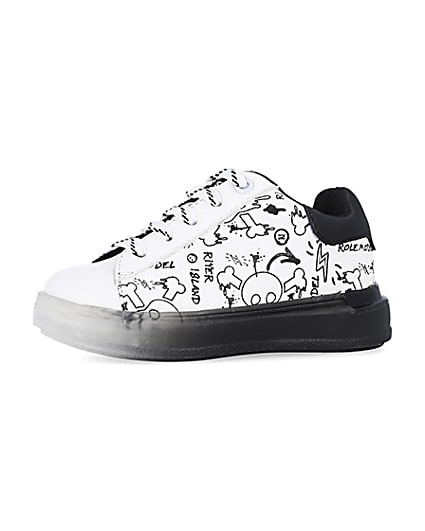 360 degree animation of product Mini boys white graphic print wedge trainers frame-2