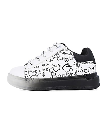 360 degree animation of product Mini boys white graphic print wedge trainers frame-3