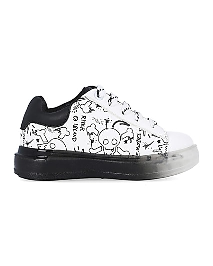 360 degree animation of product Mini boys white graphic print wedge trainers frame-15