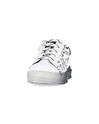 360 degree animation of product Mini boys white graphic print wedge trainers frame-22