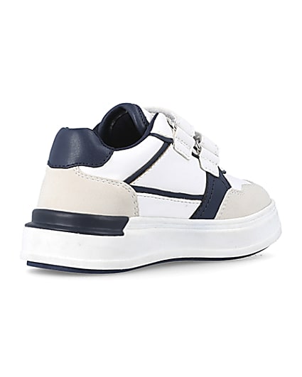360 degree animation of product Mini boys white panelled trainers frame-12