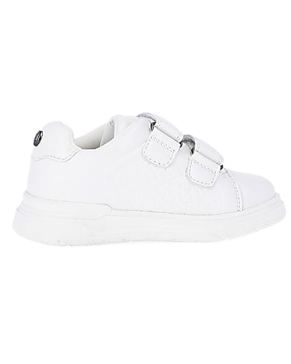 360 degree animation of product Mini Boys White Pu Velcro Embossed Trainers frame-14