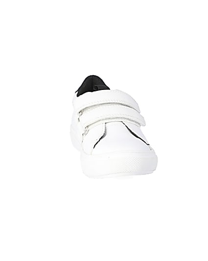 360 degree animation of product Mini boys white RI embossed velcro trainers frame-20