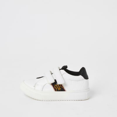 boys velcro trainers