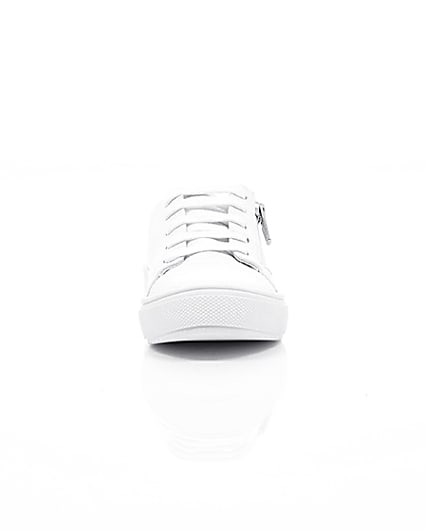 360 degree animation of product Mini boys white zip side lace-up trainers frame-4