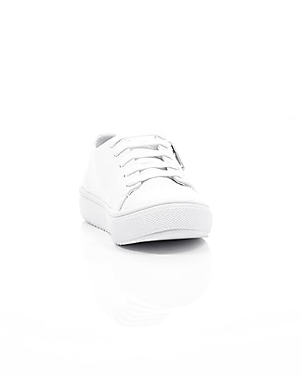 360 degree animation of product Mini boys white zip side lace-up trainers frame-5
