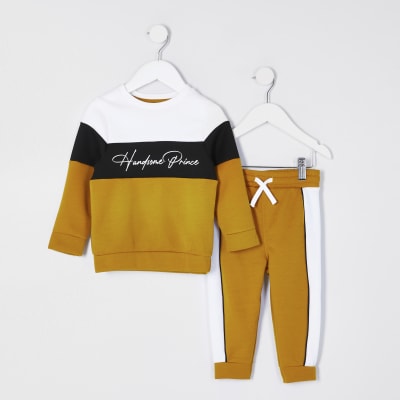 boys yellow outfit