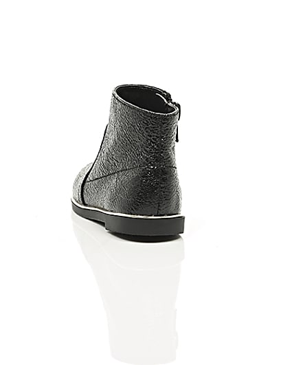 360 degree animation of product Mini girls black crinkle ankle boots frame-17