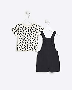 Mini girls black dungaree and t-shirt outfit