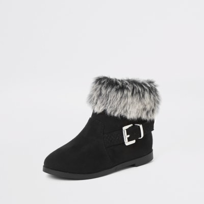 black boots fur trim