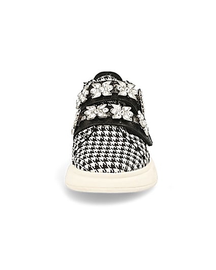 360 degree animation of product Mini girls black houndstooth trainers frame-21