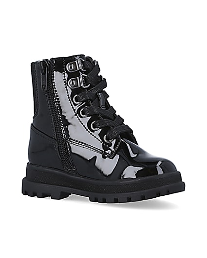 360 degree animation of product Mini girls black patent hiker boots frame-17