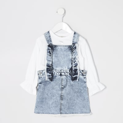 denim pinafore dress outfit