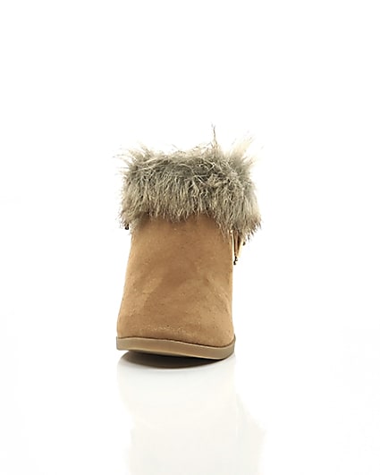 360 degree animation of product Mini girls brown fur trim buckle boots frame-4