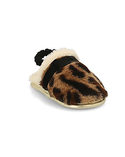360 degree animation of product Mini girls brown leopard faux fur slippers frame-19