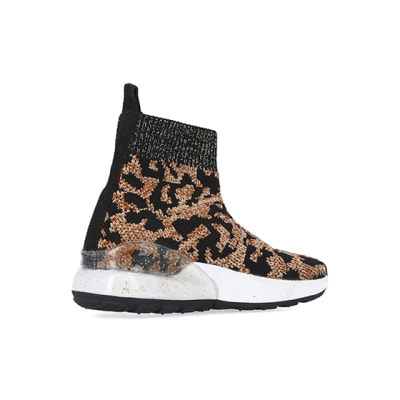 360 degree animation of product Mini girls brown leopard knitted trainers frame-13