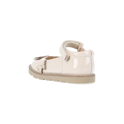 360 degree animation of product Mini girls cream Butterfly Mary Jane shoes frame-6