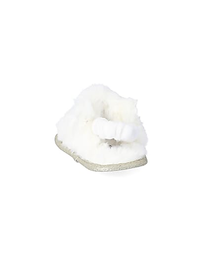 360 degree animation of product Mini girls cream cat slippers frame-8