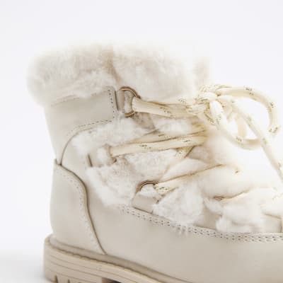 Ferria Shearling Boot - Cream 9