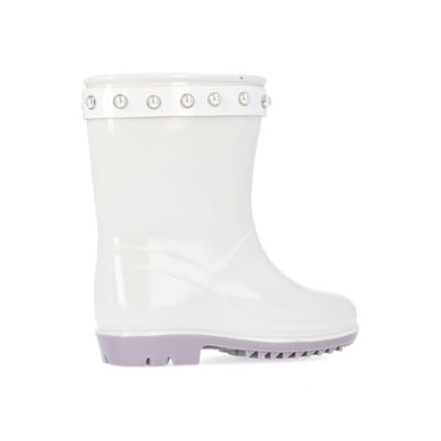 360 degree animation of product Mini girls cream RI heart pearl wellie boots frame-13